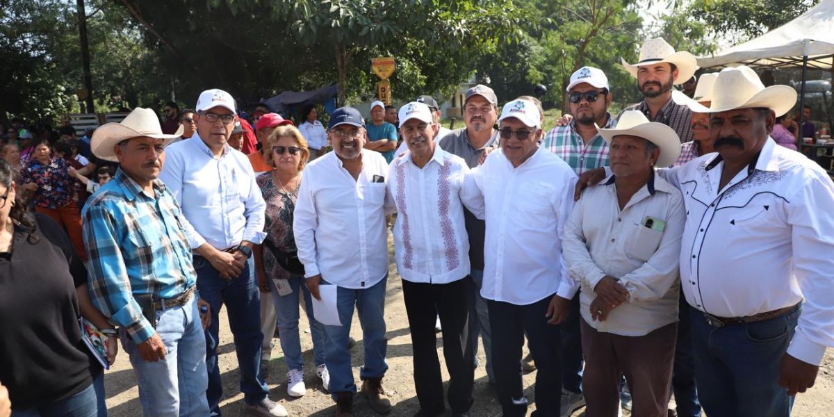 Armando Martínez se posiciona entre los 10 alcaldes mejor evaluados del país