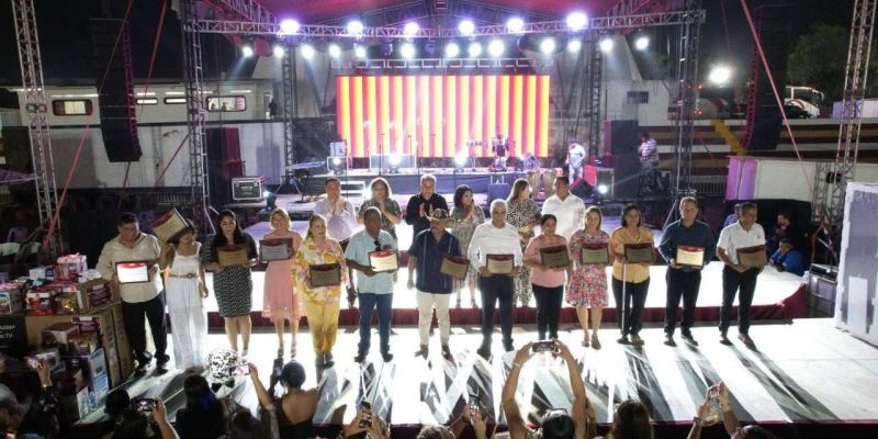 Altamira celebra a las y los docentes en su día con emotivo homenaje
