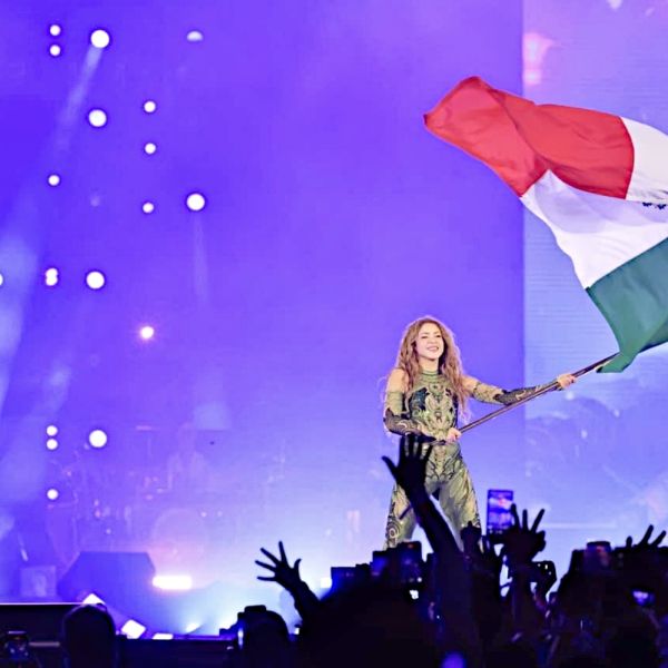 Rompe Shakira record de asistencia con 400 mil asistentes al Zócalo