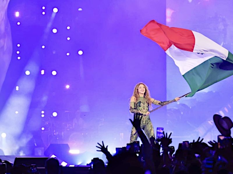 Rompe Shakira record de asistencia con 400 mil asistentes al Zócalo