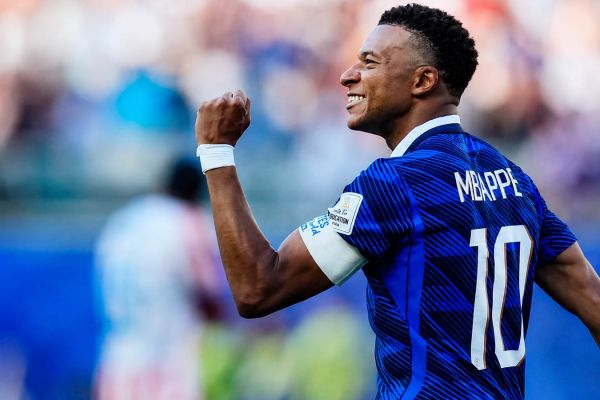 Francia elimina a Paraguay con penal de Mbappé y avanza a cuartos