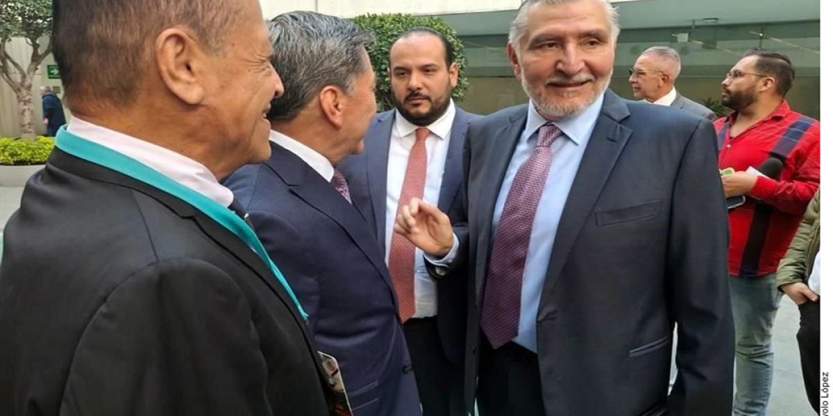 Discuten Adán Augusto y Ricardo Monreal por mil mdp