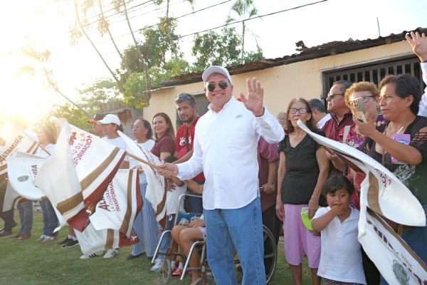 Entrega Armando Martínez más obras de pavimentación en Altamira