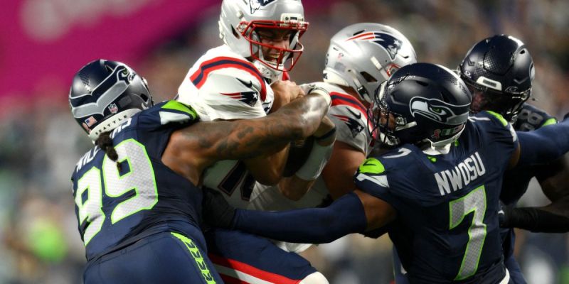 Seattle amarga el debut de Patriots; Maye lanza tres intercepciones