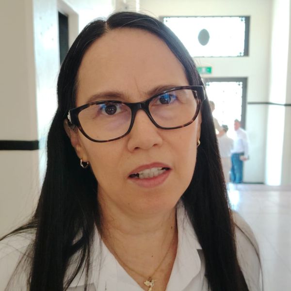 Aprieta Gobierno salarios;  eliminan compensaciones