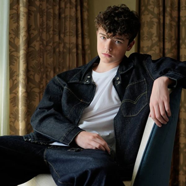 Owen Cooper cambió el fútbol por la actuación