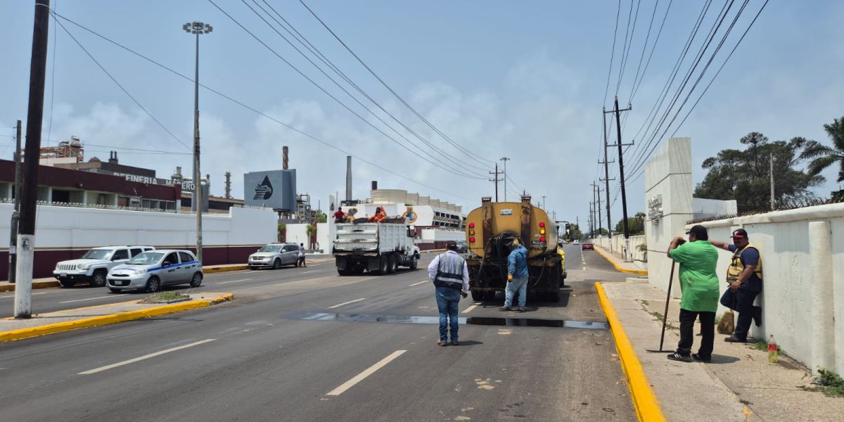 Anuncia Erasmo más pavimentación, techumbre y rehabilitación de un parque