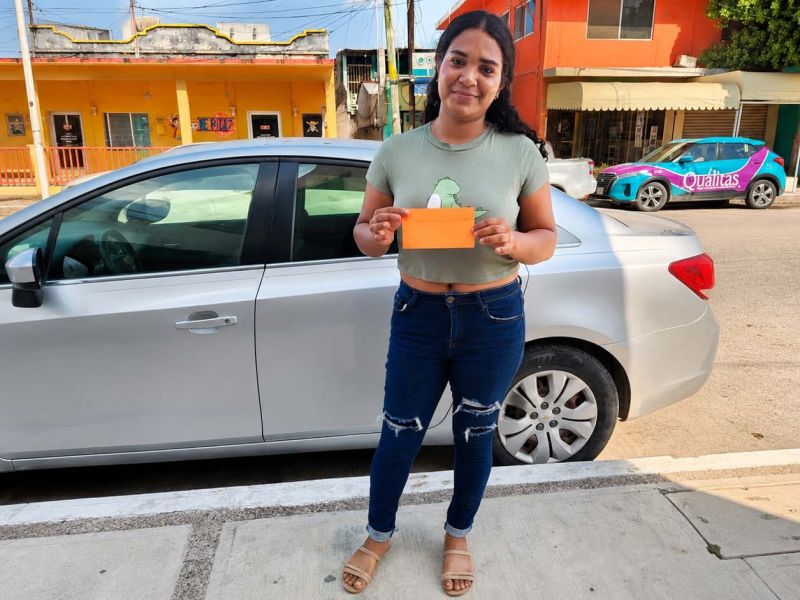 Astrid Sontoya respalda al equipo Panteras rumbo al torneo de Celaya