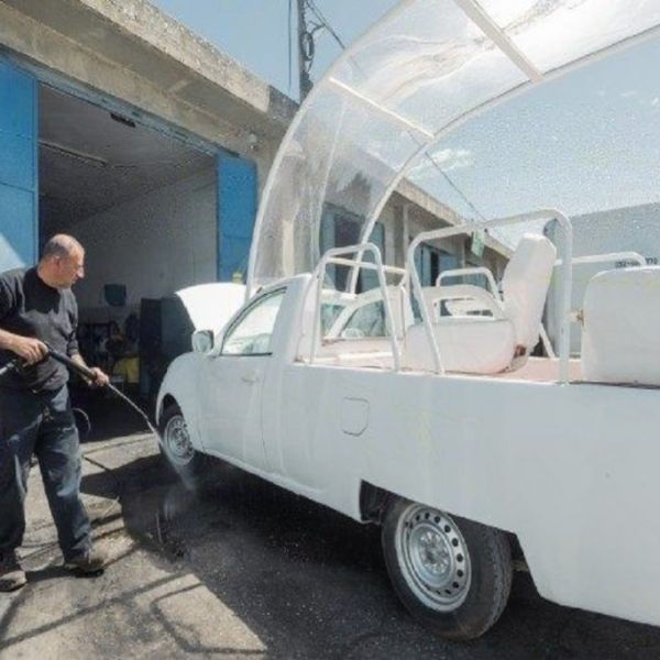 Convertirán papamóvil de Francisco en clínica itinerante para niños en Gaza