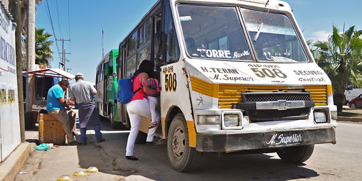 Microbuses se hunden y refaccionarias ganan