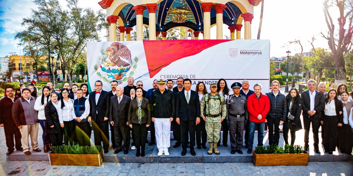 Realiza Municipio de Matamoros honores  a la Bandera para fomentar valores cívicos