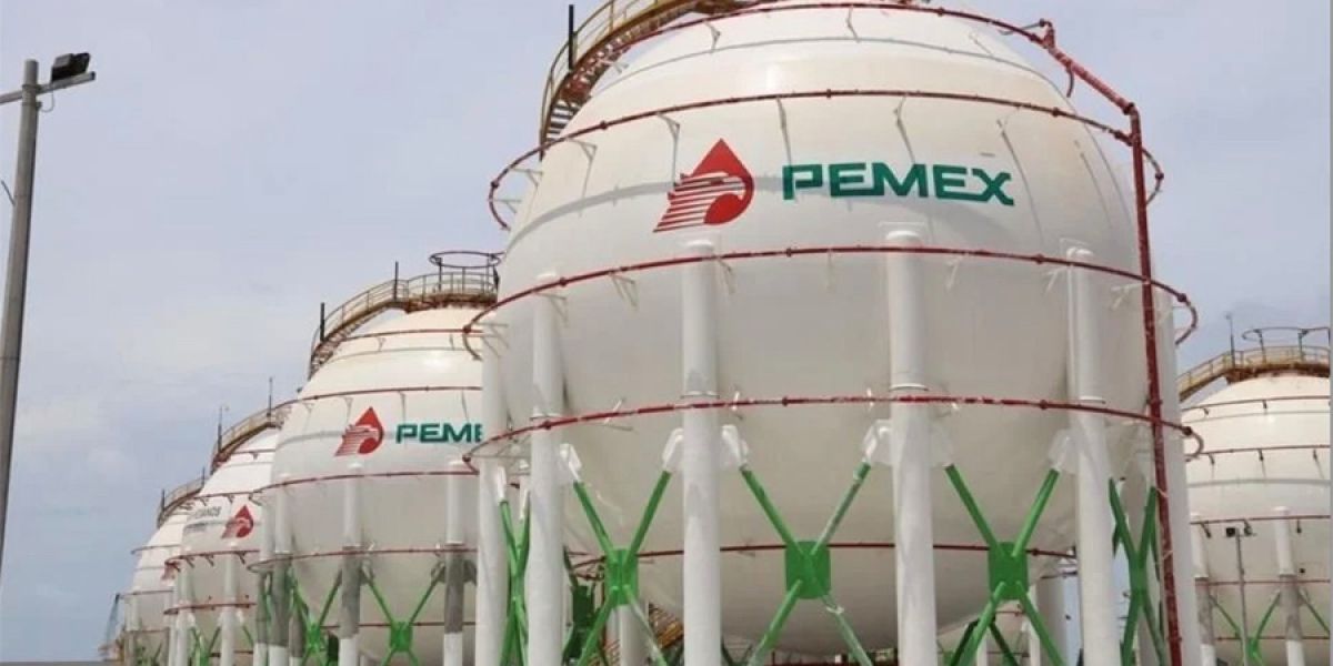 Preocupa impacto por deuda de Pemex