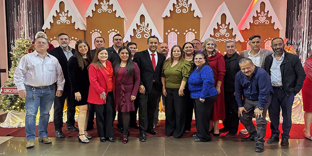 Ofrece la UAT festejo navideño a sus maestros y trabajadores sindicalizados