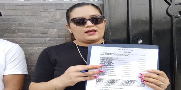 Protestan en primaria de Tampico; acusan irregularidades en mesa de padres