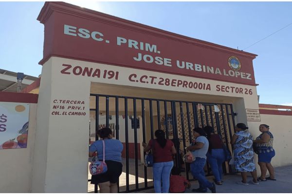 SET investiga exclusión de alumna de ceremonia de fin de cursos por adeudo de 340 pesos