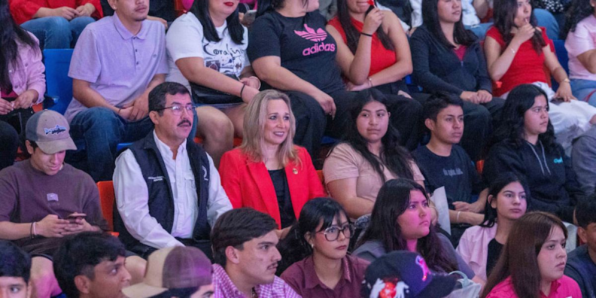 Estudiantes de la UAT disfrutan del tributo musical “Broken Heart Club”