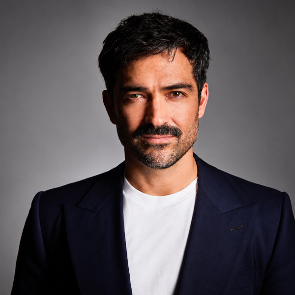 Alfonso Herrera impulsa ayuda a afectados por sismos en Venezuela