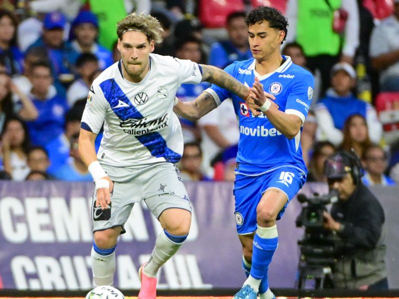 Cruz Azul viene de atrás y vence al Puebla