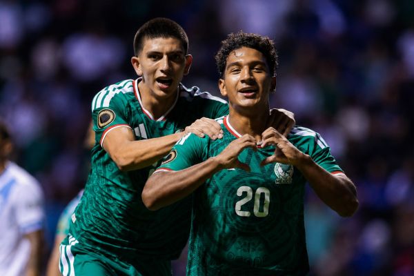 México golea a Guatemala en Puebla y avanza como líder del Grupo B