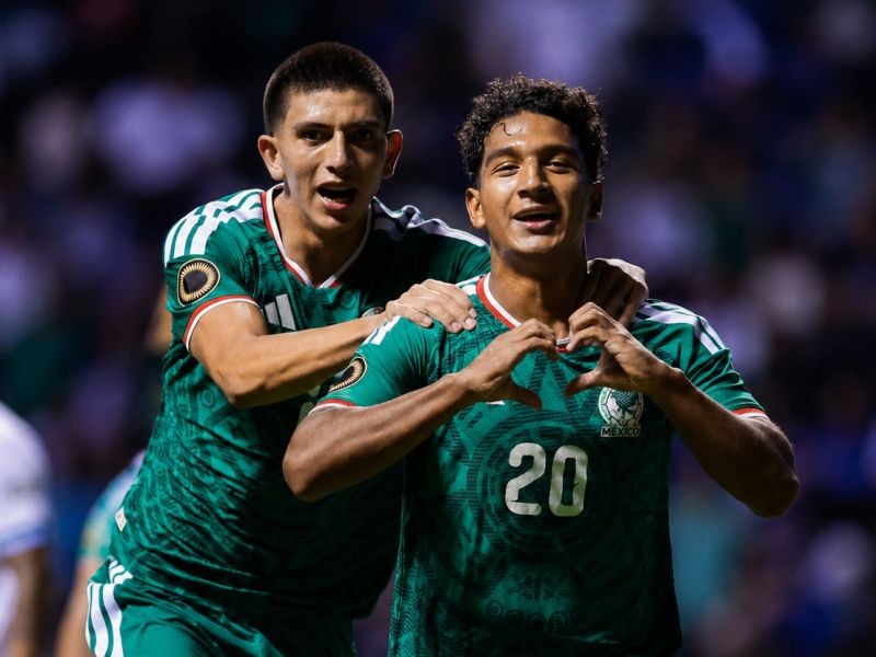 México golea a Guatemala en Puebla y avanza como líder del Grupo B