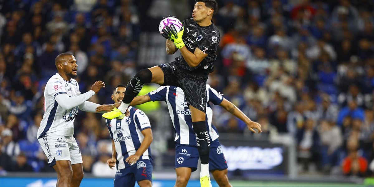 Vence Rayados a Pachuca y se acerca a zona de calificación