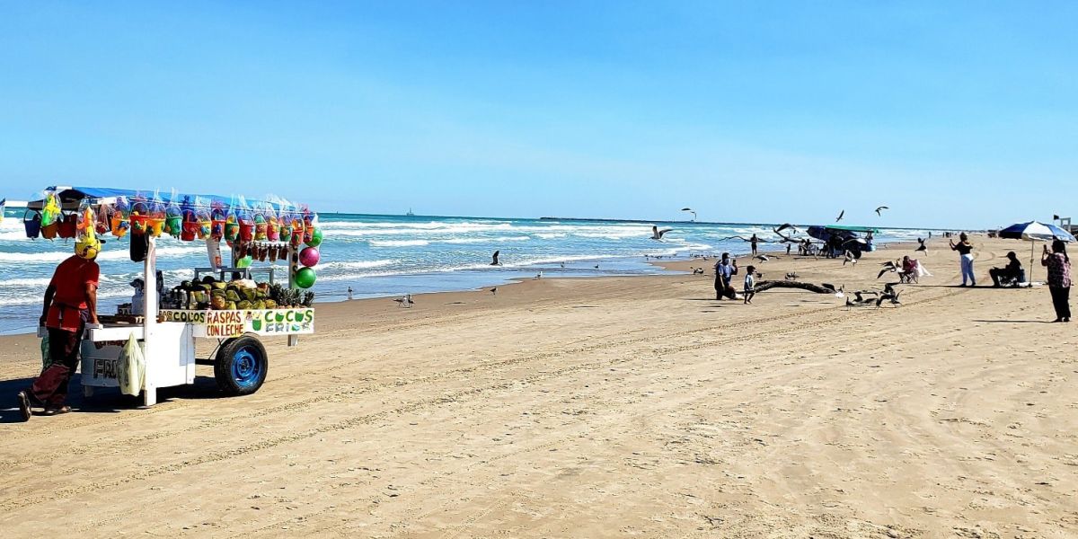 Podrían cancelar concesiones a quien adeude permisos para venta en playa Miramar