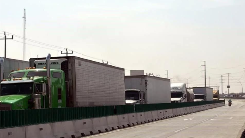 Extorsión y secuestro aquejan a  transporte de carga: CANACAR