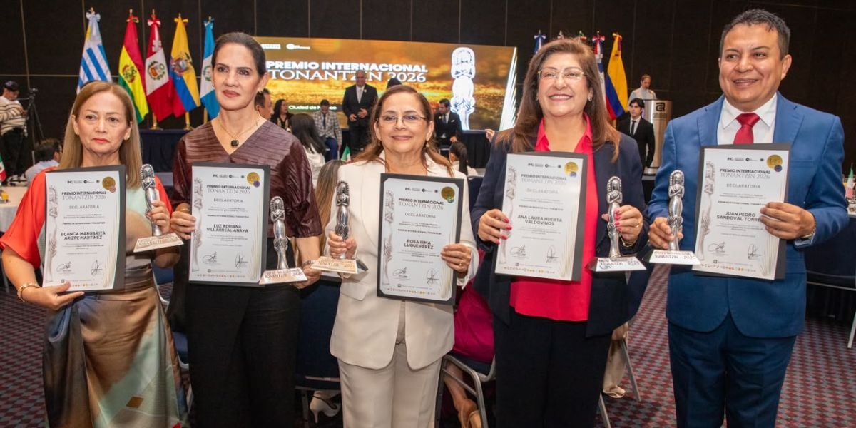 Recibe Rossy Luque Premio Internacional Tonantzin por quinto año consecutivo   