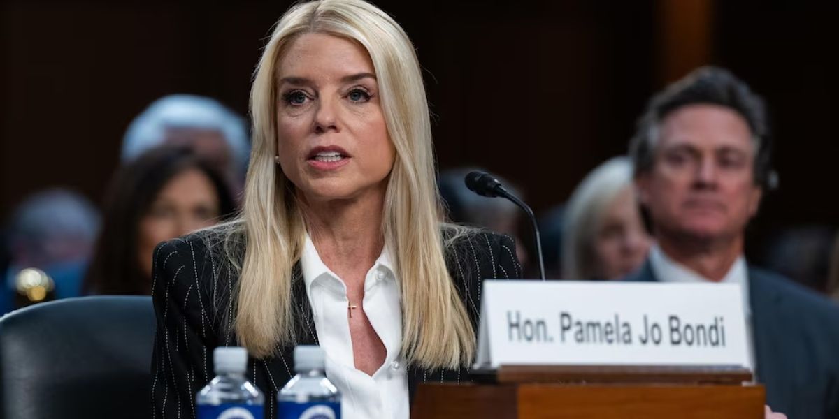 Pam Bondi, fiscal de EEUU, incluye a México en la lista de sus “adversarios”