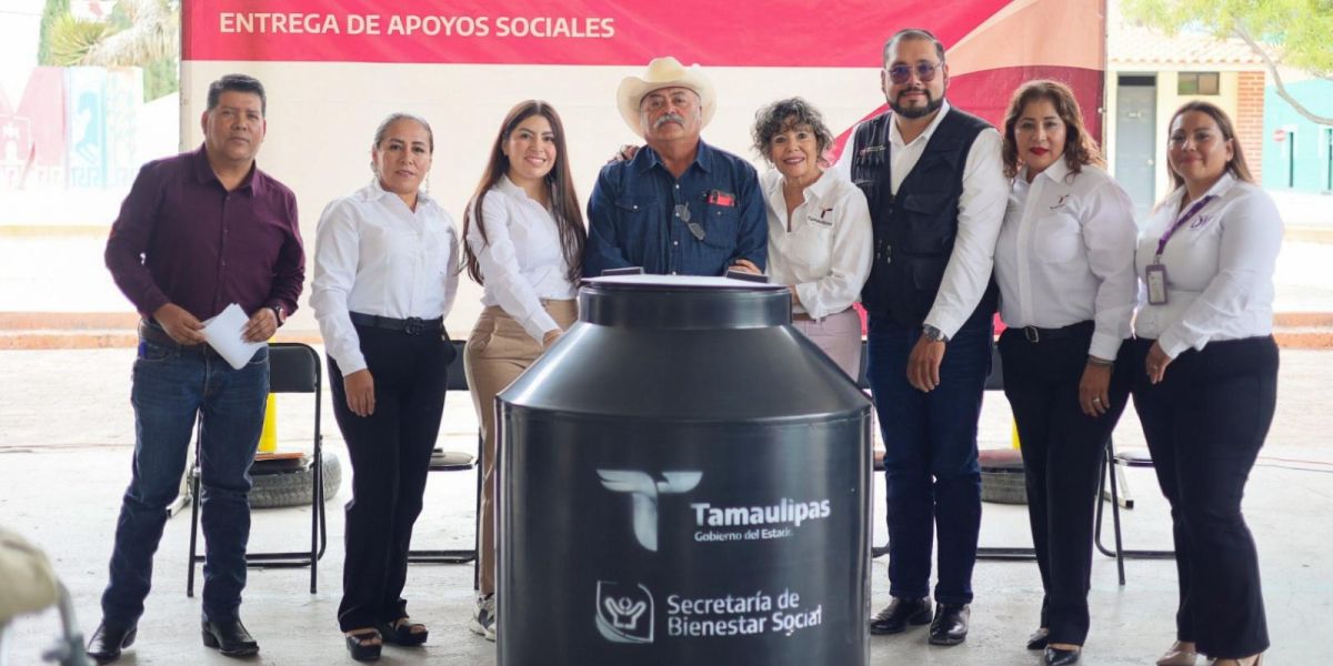 Entrega SEBIEN tinacos en Palmillas
