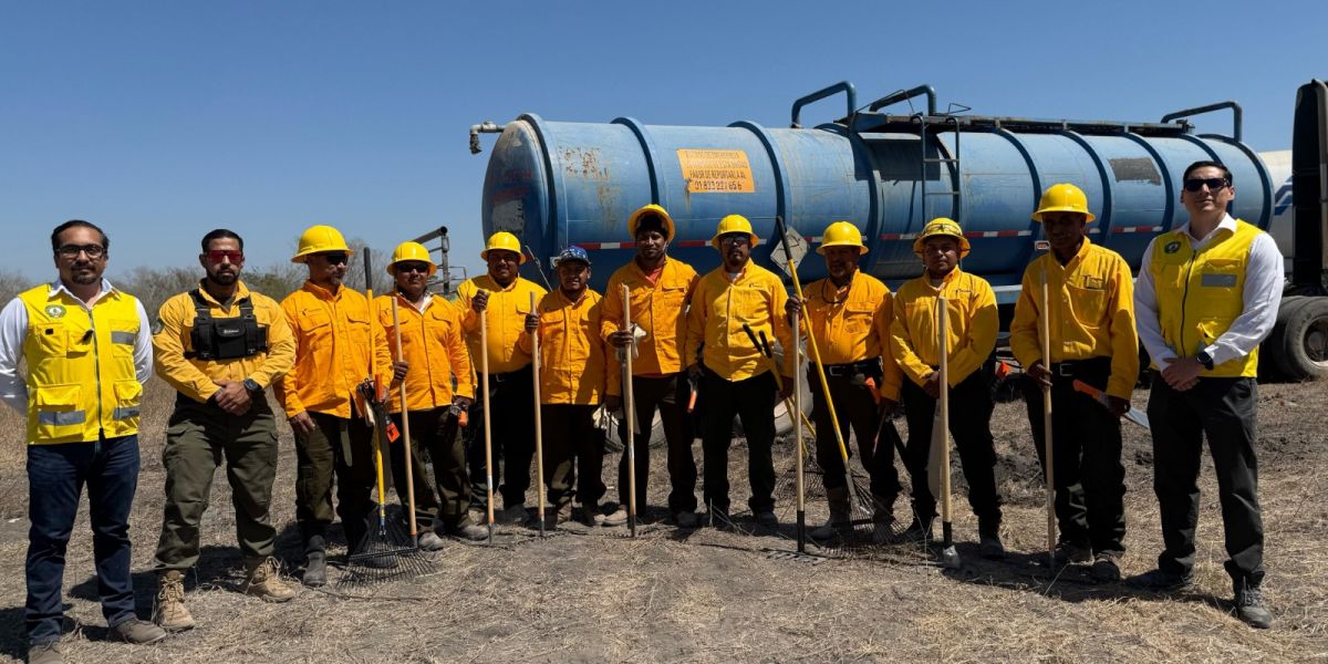 Colaboran brigadistas de SEDUMA en combate a incendio de González