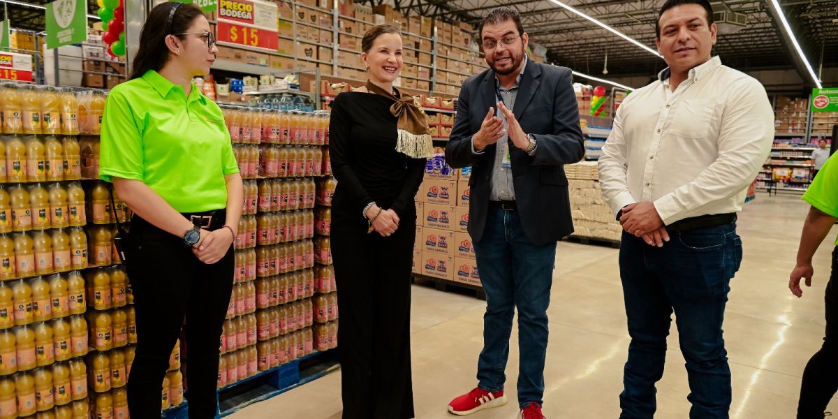 Inaugura Ninfa Cantú sucursal de Bodega Aurrera en Victoria