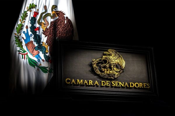 Senado aprueba entrada de 12 marines de EU a México