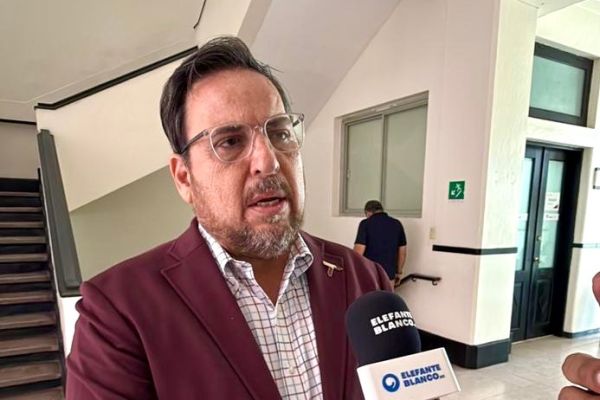 Coinciden foros estatales y regionales en prohibir el uso de celulares en escuelas