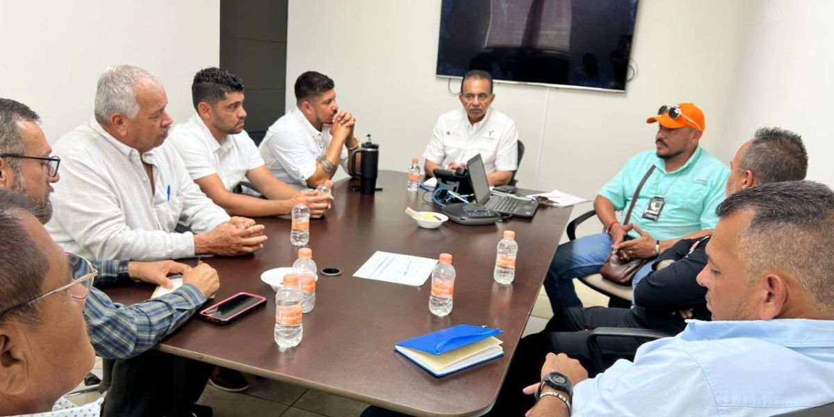 Avanzan acuerdos para fortalecer pesca legal y ordenada en Playa Bagdad