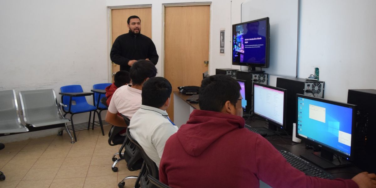 Forman ITACE y DEMA adolescentes como creadores de contenido digital