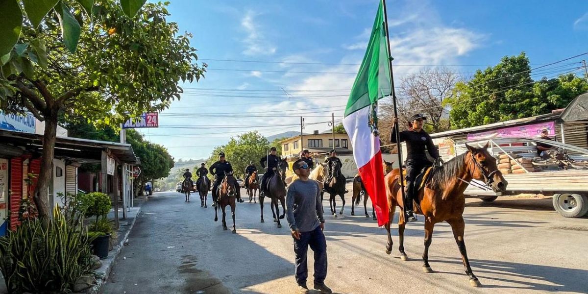 Agrupamientos Canino y Montado de la Guardia Estatal se preparan para el desfile patrio