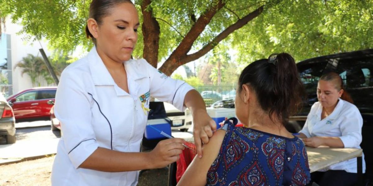 Brigadas de salud vacunarán casa por casa en Victoria