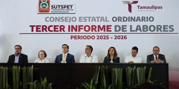 Blanca Valles presenta el tercer informe de labores del SUTSPET