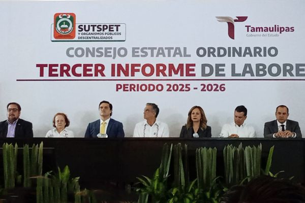 Blanca Valles presenta el tercer informe de labores del SUTSPET
