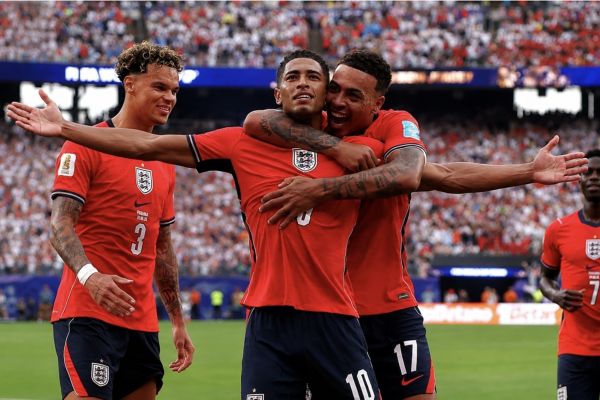 Inglaterra vence a Panamá 2-0 y aseguró el pimer lugar del grupo