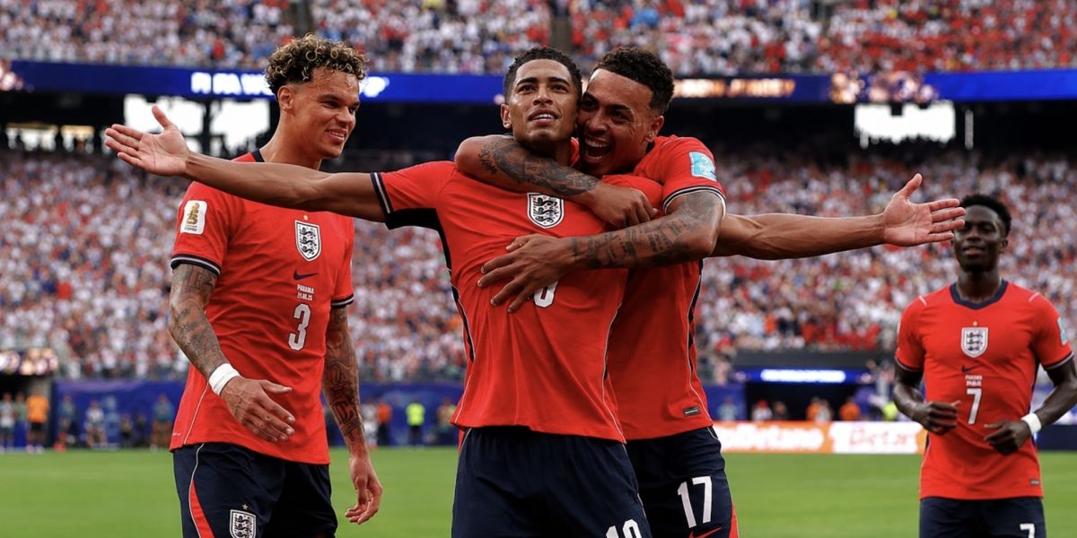 Inglaterra vence a Panamá 2-0 y aseguró el pimer lugar del grupo