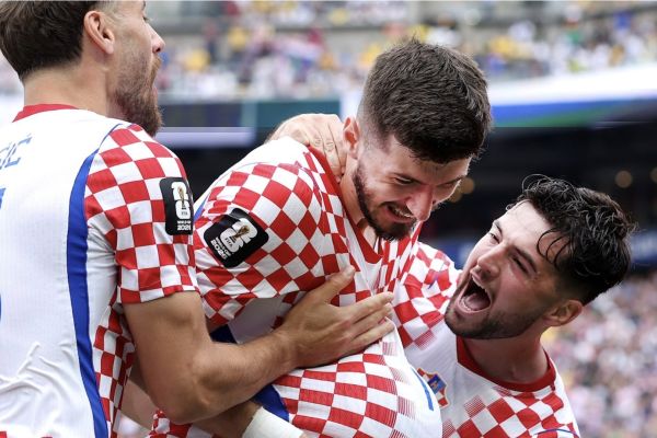 Croacia derrota Ghana por 2-1y asegura su clasificación