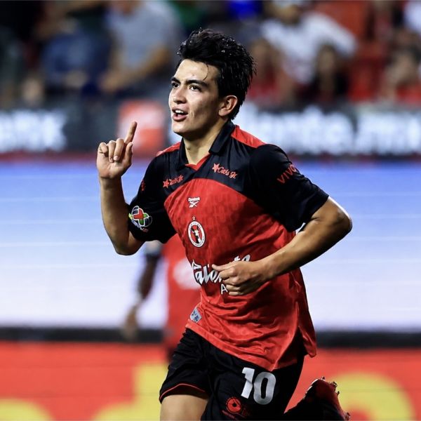 Gilberto Mora guía a Xolos al triunfo sobre Cruz Azul