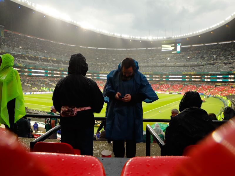 Se jugaría el México vs. Inglaterra bajo una fuerte lluvia 