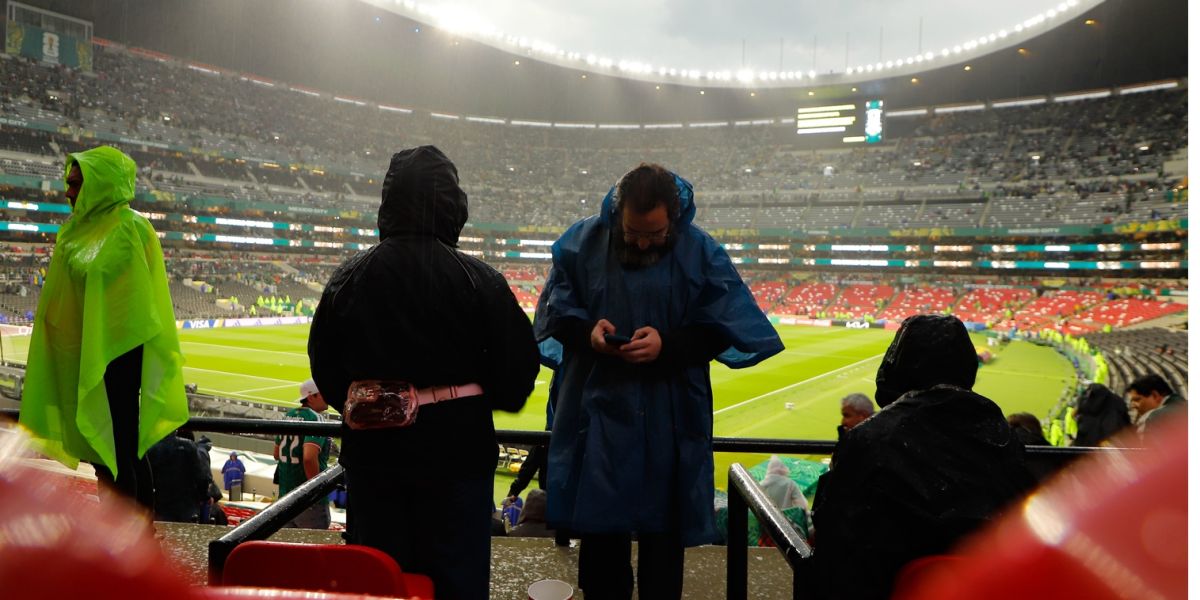 Se jugaría el México vs. Inglaterra bajo una fuerte lluvia 