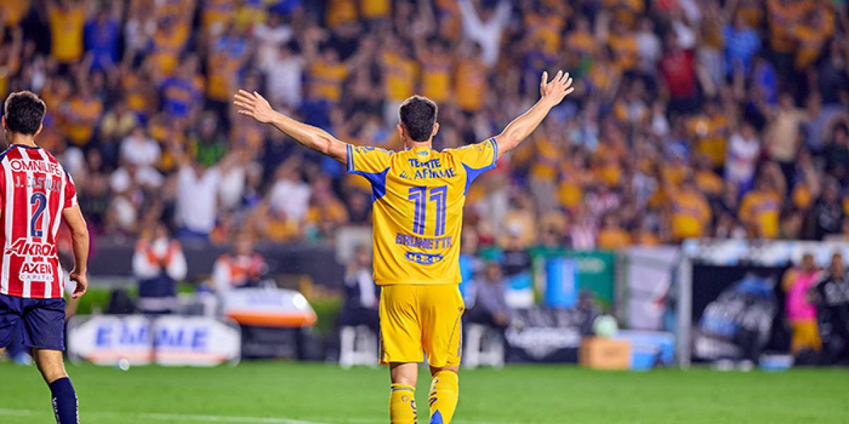 Golea Tigres al superlider Chivas 4 goles a 1