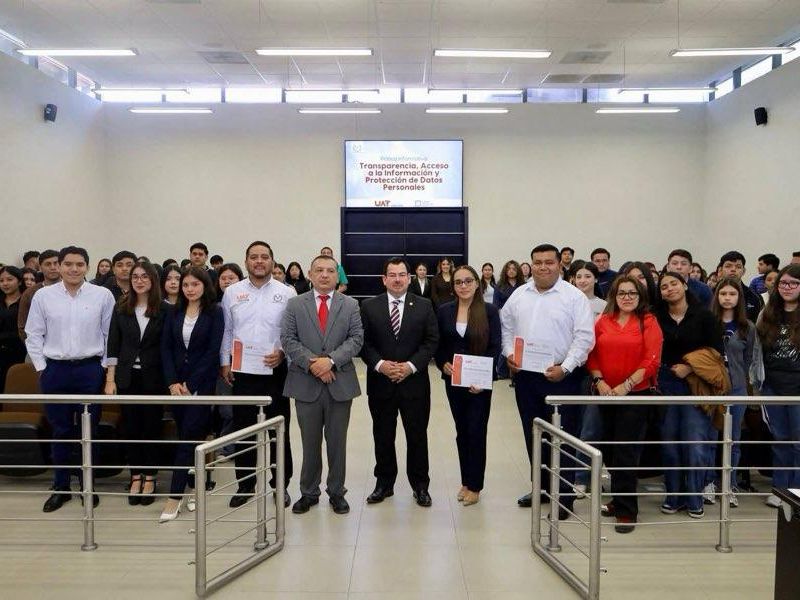 Acerca TPT protección de datos personales a alumnos de la UAT