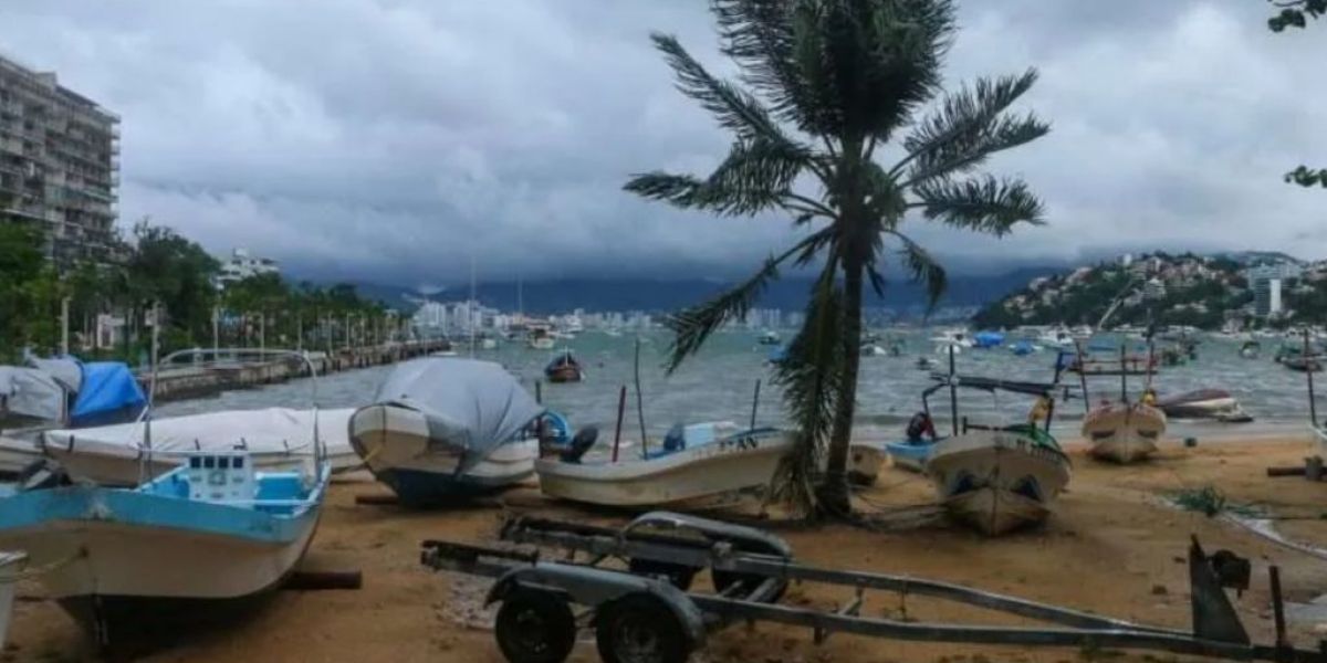 Tormenta Raymond avanza hacia Baja California Sur con fuertes lluvias y vientos