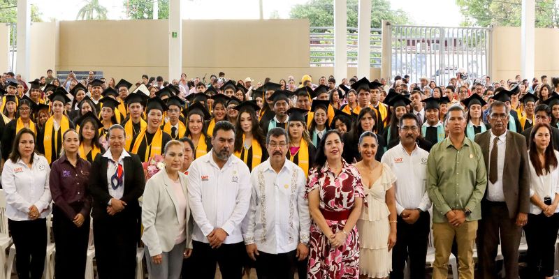 Entrega la UAT en la UAM-Mante nuevos profesionales de la salud y la educación